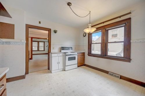 239 60, Milwaukee WI 53219-2131 exterior