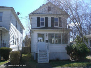 145 Simpson St, Wilkes Barre, PA 18702-1445