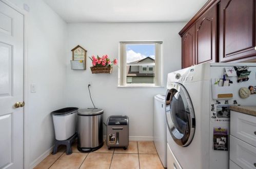 107 Hawthorne Cir, Fort Pierce FL 34953-3524 exterior