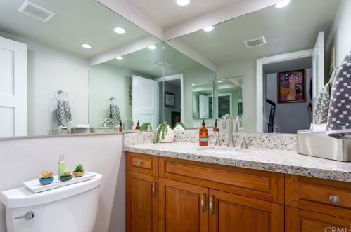 5199 Saratoga Ave, Cypress CA  90630-4449 exterior