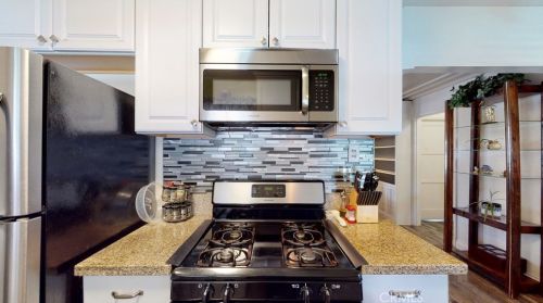 44420 Date Ave, Lancaster CA 93534-3512 exterior