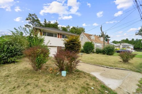 234 Kinkel St, Westbury, NY 11590-3938
