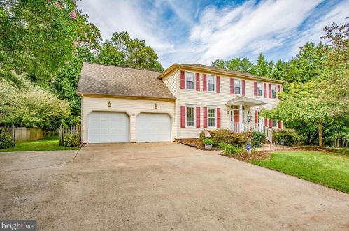 422 Collingwood Dr, Fredericksburg, VA 22405-2027
