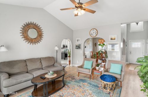 1012 Ferrets End, Beaufort SC  29902-5893 exterior