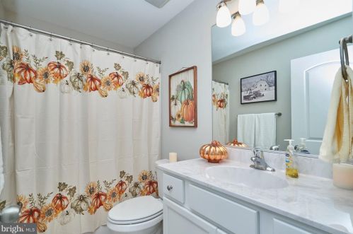 1201 Happy Ridge Dr, Front Royal VA  22630 exterior