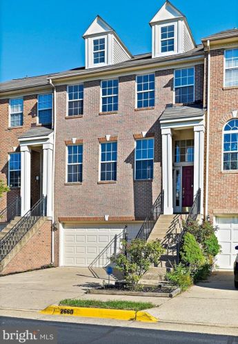 2660 Logan Wood Dr, Herndon VA  20171-4366 exterior