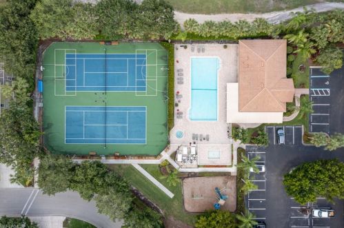 1721 Morning Sun Ln, Naples FL  34119-3318 exterior
