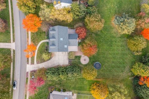 7022 Oak Park Dr, Gibsonia, PA 15044-6187