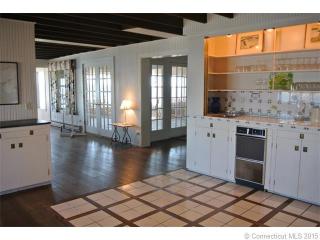 205 Shore Ave, Groton CT  06340-5900 exterior
