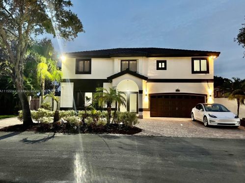 8732 189th Ter, Hialeah, FL 33018-6240