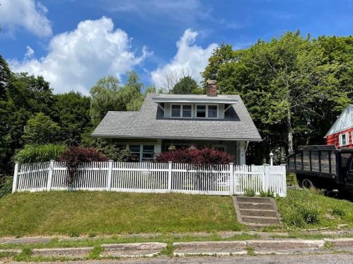 21 Dixon Ave, Liberty, NY 12754-1709