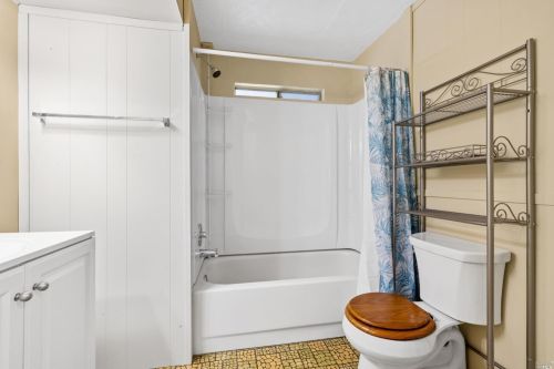 126 Apple Ln, Santa Rosa CA  95407-7604 exterior
