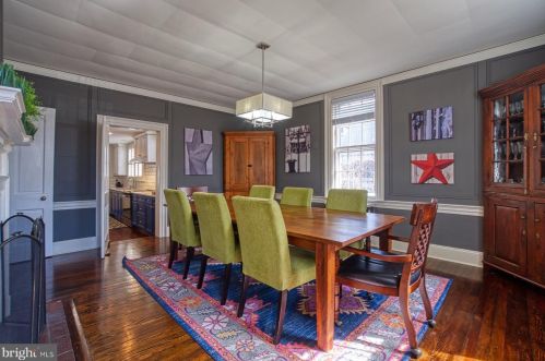 102 Cornwall St, Leesburg VA 20176-2804 exterior