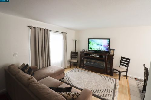 22 Merrimac Ct, West Pittsburg, CA 94565-3515