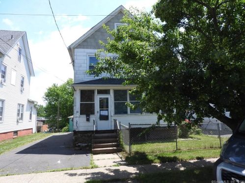 86 Grove St, Middletown, CT 06457-2221