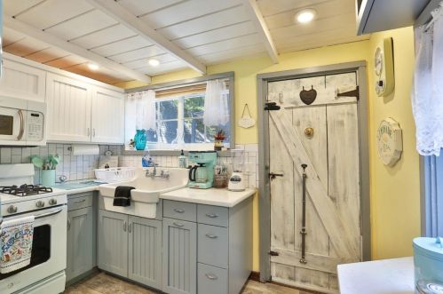 212 Riverside Ave, Ben Lomond CA  95005-9588 exterior