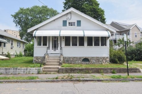56 John St, Quincy, MA 02171-2508