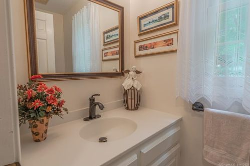 75 Great Ring Rd, Sandy Hook CT 06482-1605 exterior