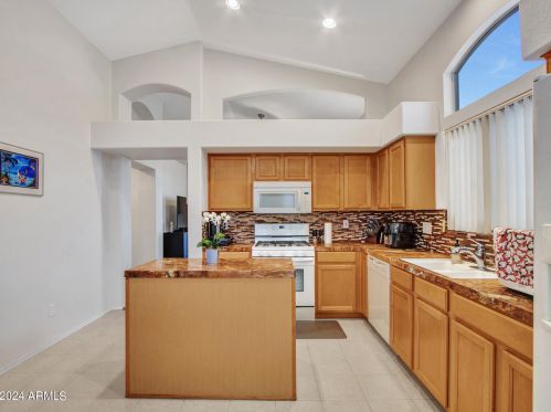 19809 49 Ave, Glendale AZ  85304-4311 exterior