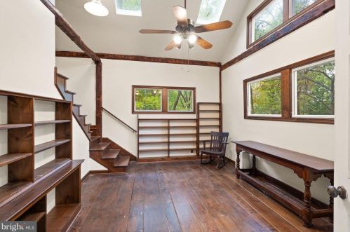 13188 Loyalty Rd, Leesburg VA  20176-6112 exterior