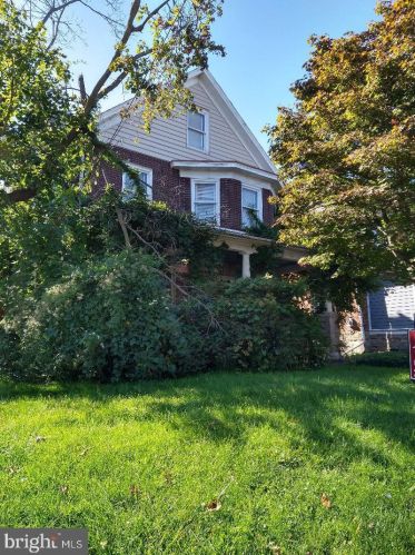 302 Easton Rd, Willow Grove, PA 19090-2506