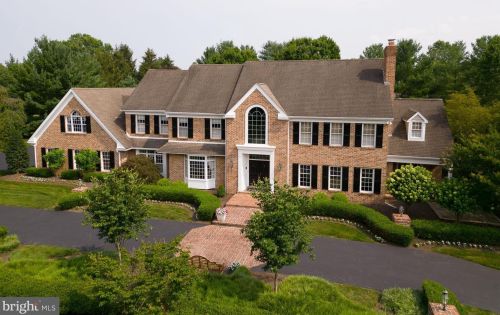 1208 Hunt Seat Dr, Prospectville, PA 19002-1316