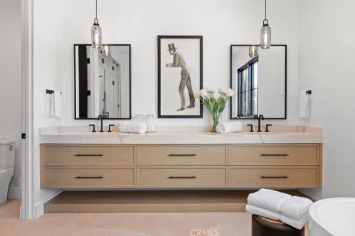 4955 Haskell Ave, Van Nuys CA  91436-1674 exterior