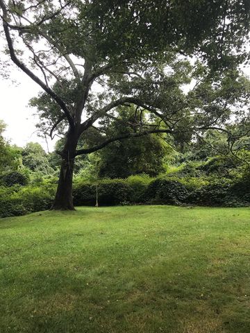 38 Pontiac Rd, South Kingstown, RI 02882-1210
