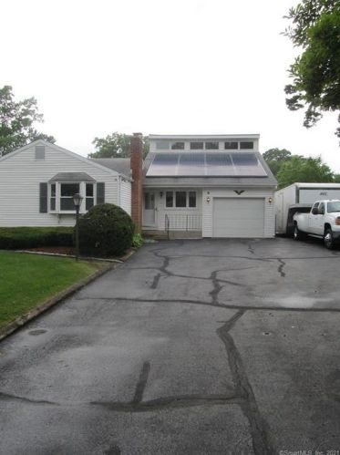5 Midland Rd, Windsor Locks, CT 06096-1711