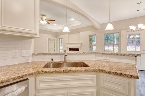 202 Pinnacle, Chita TX  75862-6944 exterior