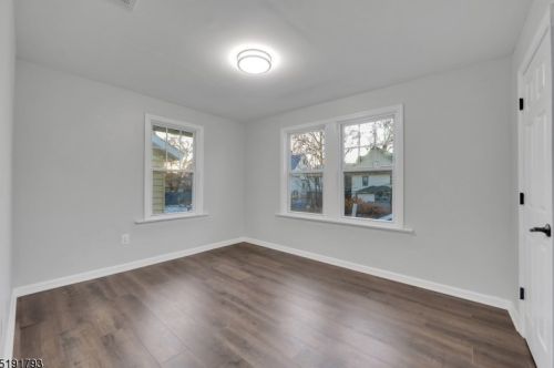 5 Irving St, East Orange NJ  07018-1913 exterior