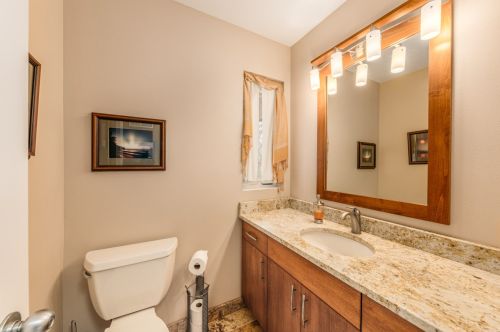 8801 Hart Dr, Waterford WI  53185-1364 exterior