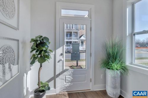 21 Golf Dr, Crozet, VA 22932