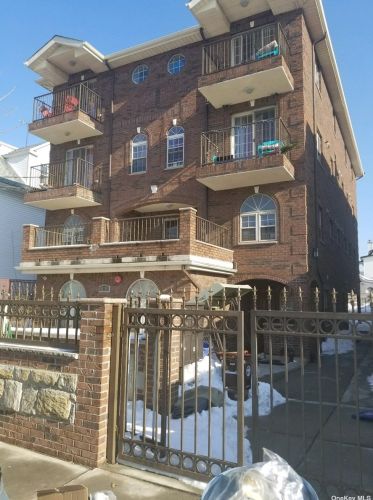 95-25 123rd St, Jamaica, NY 11418-3304