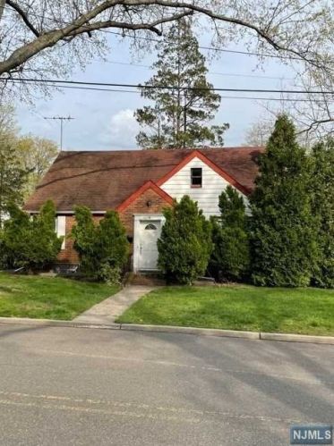 903 Phelps Rd, Teaneck NJ  07666-5622 exterior