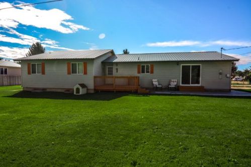 3044 Olsen St, Iona, ID 83427-5022