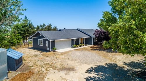 8255 Settlers Pl, Lake Nacimiento CA  93446-8364 exterior