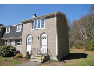 141 Fieldstone Dr, Londonderry NH  03053-2715 exterior