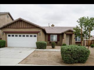 10456 Maricopa Rd, Victorville, CA 92392-6861