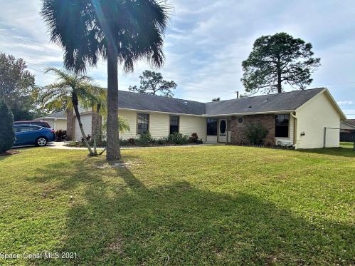 718 Jupiter Blvd, Melbourne, FL 32907-8268