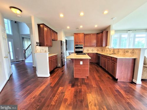 16399 Kramer Estate Dr, Woodbridge VA  22191-6003 exterior