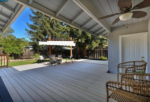 3231 Ida Dr, Concord CA  94519-2136 exterior