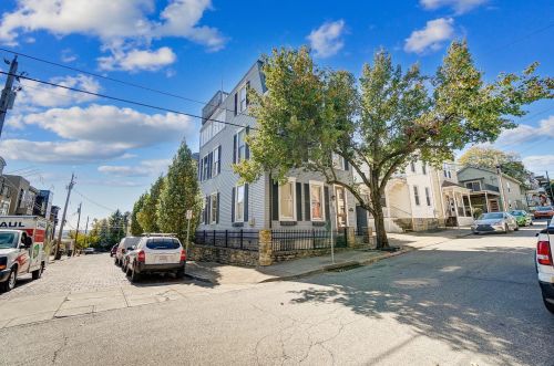 1007 Hatch St, Cincinnati, OH 45202-1562