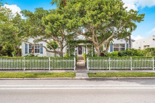 6509 Lake Ave, West Palm Beach, FL 33405-4233