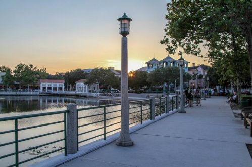 807 Lake Evalyn Dr, Kissimmee FL 34747-4804 exterior