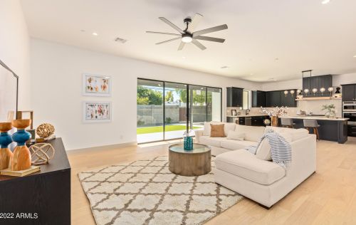 4039 Earll Dr, Phoenix AZ  85018-7143 exterior