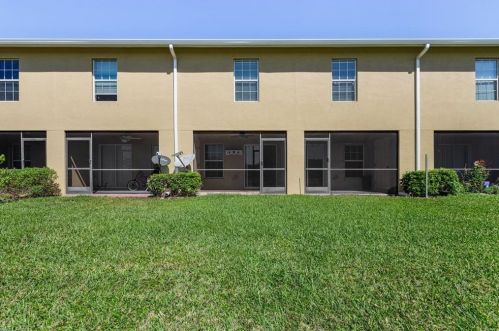 9085 Gervais Cir, Naples FL  34120-4788 exterior