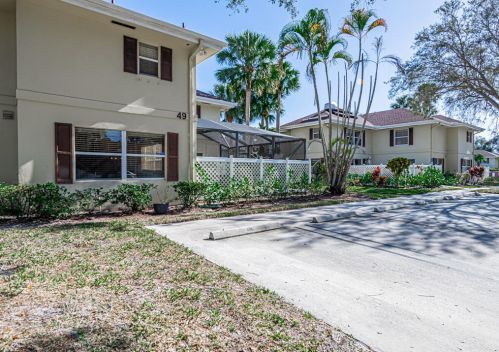 49 Essex Ct, West Palm Beach, FL 33411-7950