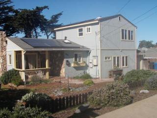 2005 Cross St, Seaside CA  93955-3305 exterior