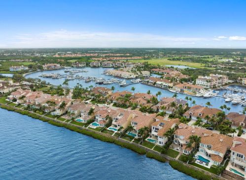 5510 Hbr Vlg Dr, Vero Beach FL  32967-7369 exterior